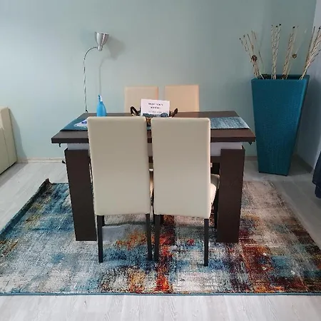 Beach Apartament דירה *